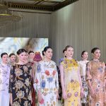 Saat Taman Bunga Mekar Di Atas Kain Batik Koleksi Danar Hadi