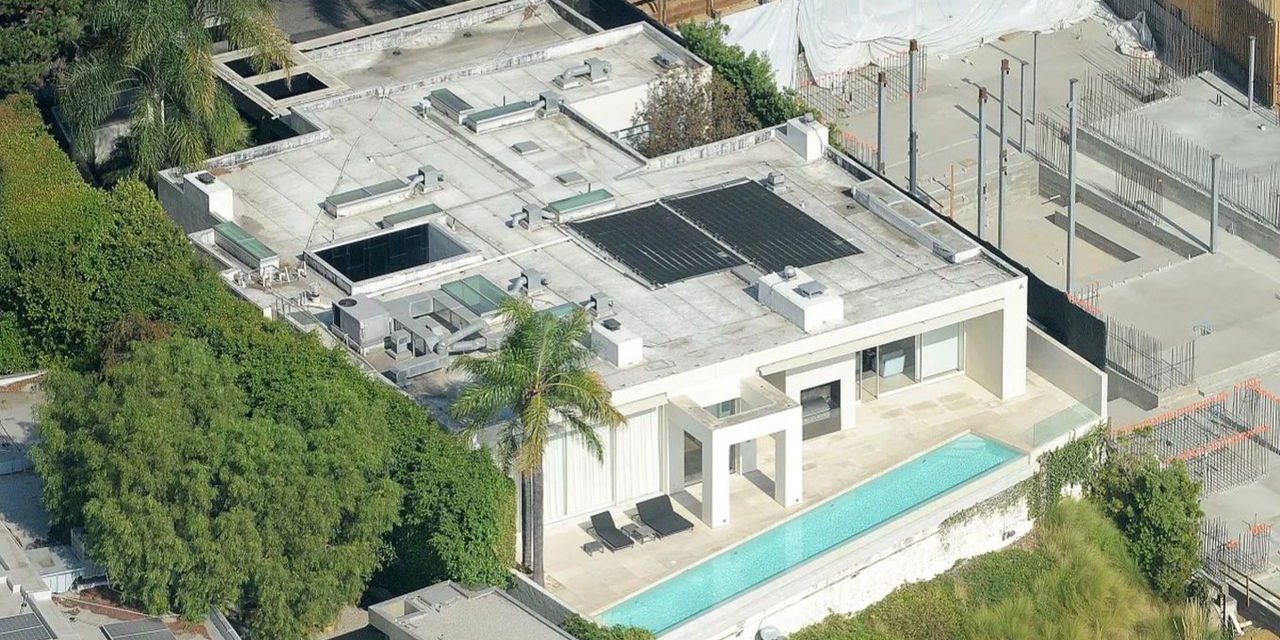 Rumah Keanu Reeves Di LA Kemasukan Maling Bertopeng Hitam