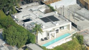 Rumah Keanu Reeves Di LA Kemasukan Maling Bertopeng Hitam
